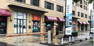 湖南益陽(yáng)小區(qū)底商直流無(wú)刷道閘停車(chē)場(chǎng)管理系統(tǒng)